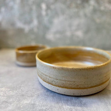 Ember Ceramics // Handgefertigter Hundenapf aus Keramik, Beige (mehrere Größen)
