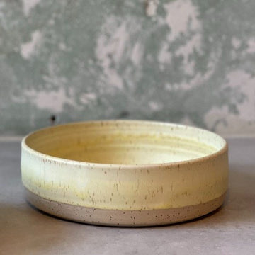 Ember ceramics // Handgedrehter Hundenapf, hellgelb (mehrere Größen)