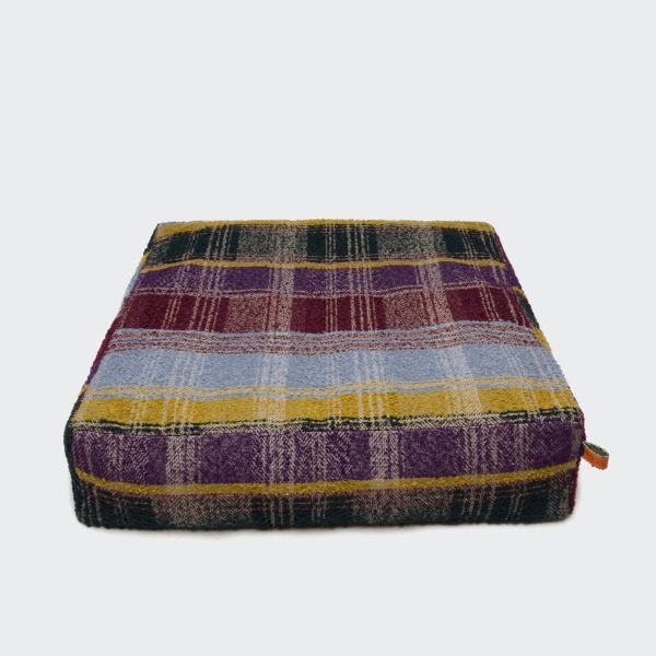 Cloud7 Cube // Luxus-Hundekissen im exklusiven Design (lila Tartan)