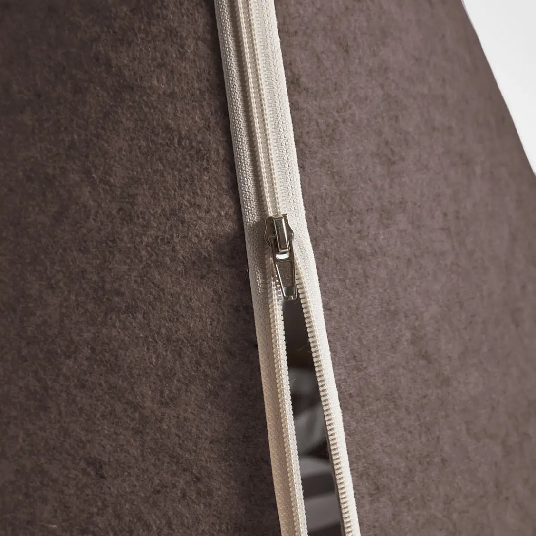 Nooee Pet Cave // Hundehöhle mit Innenkissen (braun)