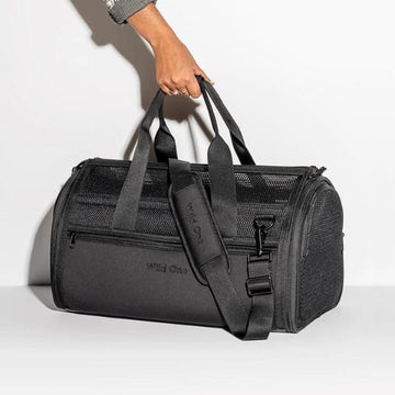 Wild One Air Carrier // Flugtasche und Reisebett für Hunde (schwarz)