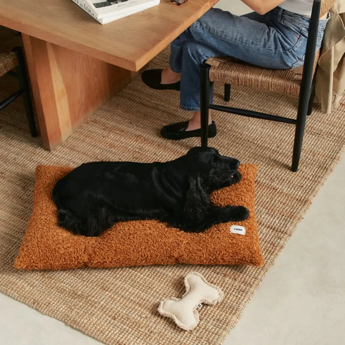 Cafide Bela // Weiches Hundekissen aus Teddyfleece (Senf)