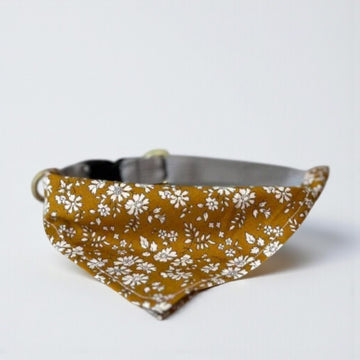 Das Hundekollektiv // Verstellbares Bandana-Halsband (Liberty Curry)