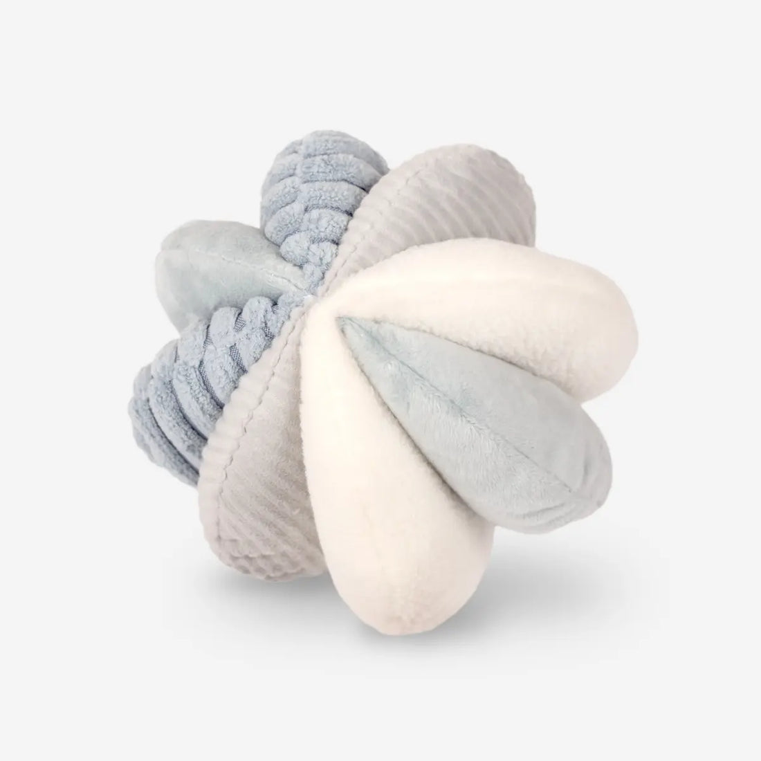 Lambwolf Toto // Aktivitätsball mit Taschen und Quietscher (hellblau)