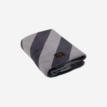 OYOY Kaya // Weiche Fleece-Hundedecke (schwarz/grau)