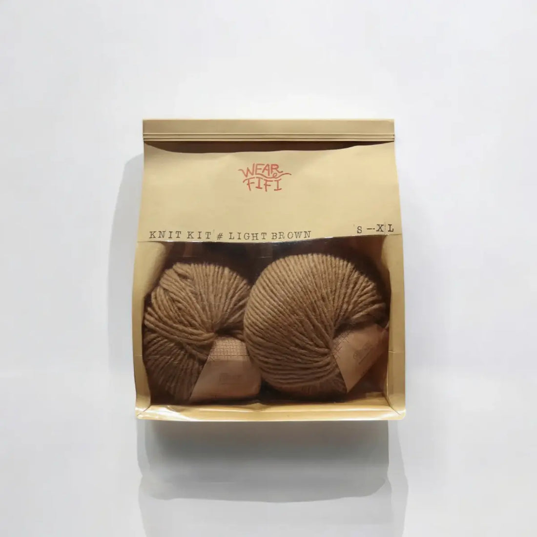 WEAR FIFI Strickset // Flauschiger Hundepullover zum Selberstricken (hellbraun)