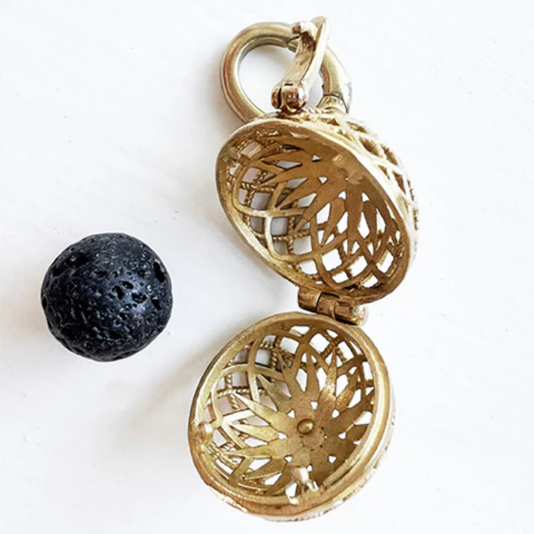 Unleash Cph Aroma Charm - Lava Stone // Vedhæng til hundehalsbånd