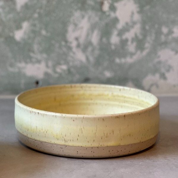 Ember ceramics // Handgedrehter Hundenapf, hellgelb (mehrere Größen)