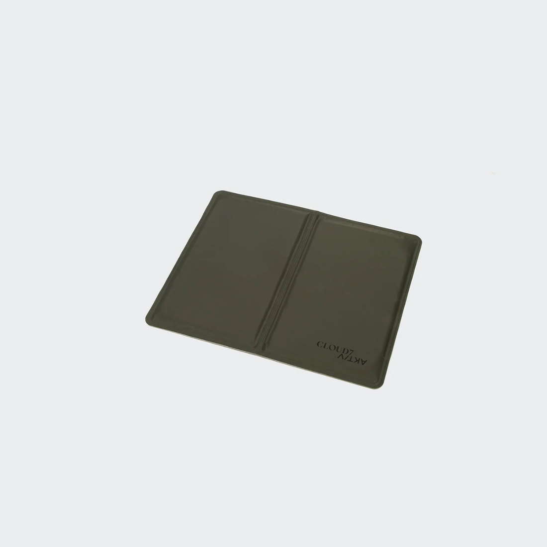 Cloud7 AKTIV Cooling Mat // Selvkølende måtte til varme dage (olive)