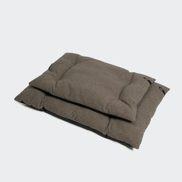 Cloud7 RESC7UE Kissen // Bouclé Hundekissen mit wasserdichter Unterseite (sandy brown)