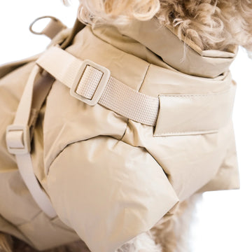 Puppy Bohème // Step-in Winterjacke mit Geschirr und Ärmeln (Café Latte) Größe 3 und 4
