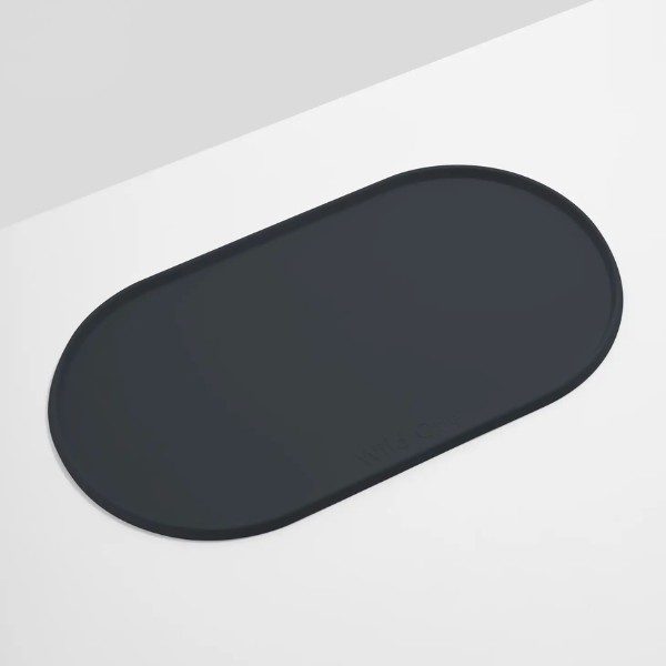 Wild One Mat // Silikonmatte für Futter- und Wassernapf (schwarz)