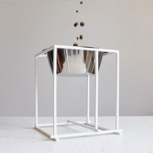 Bauhaus weiß einzeln // Hoher geometrischer Ständer mit Schale (weiß)