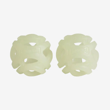 Chuckit Air Glow // Atmungsaktiver und leuchtender Ball (2 Stk.)