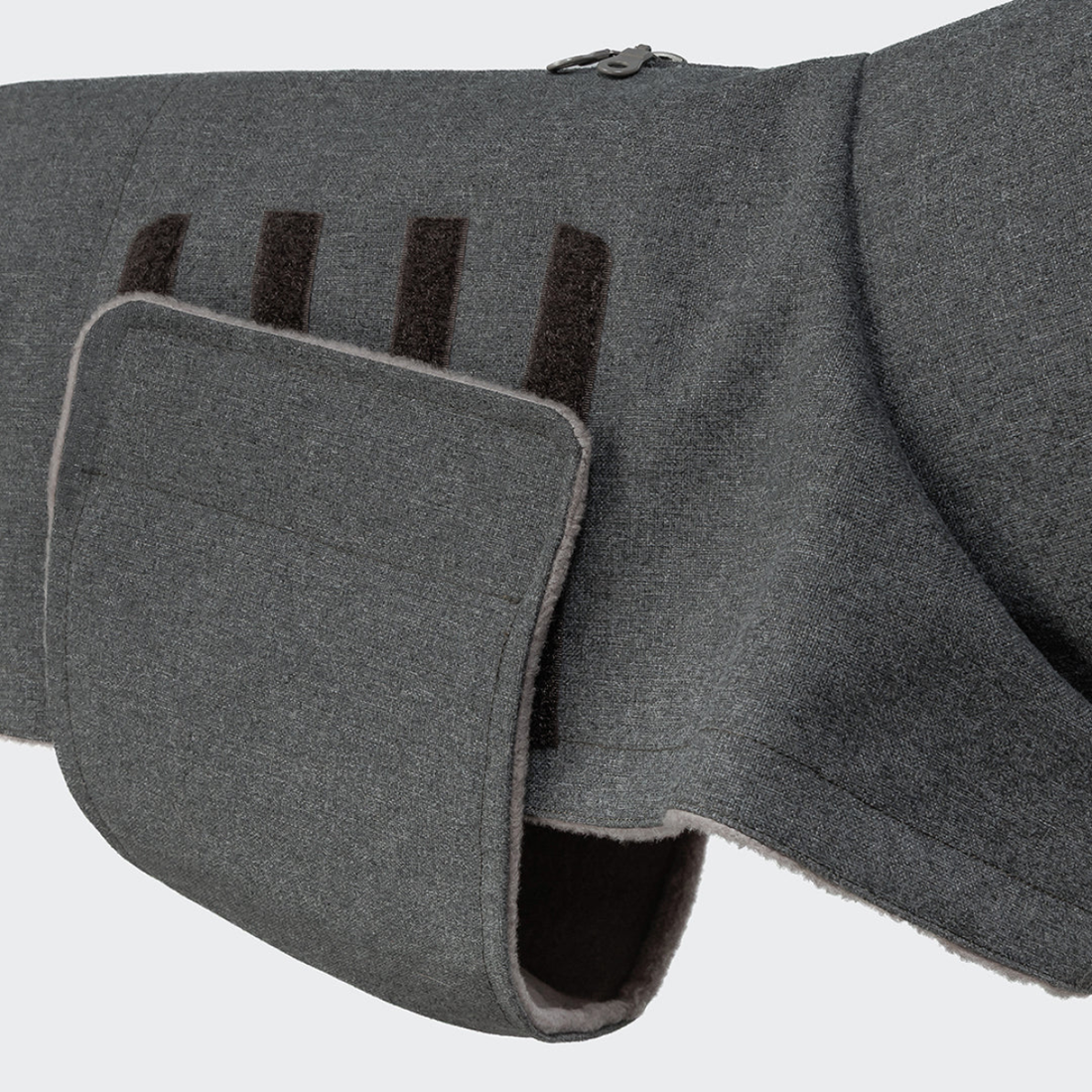 Cloud7 Brooklyn // Warme und wasserabweisende Hundedecke (Graphit) Größe 1