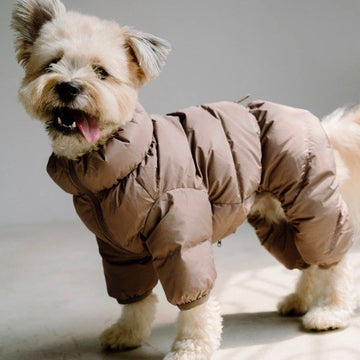Cushycushy Onesie // Overall, der nicht über den Kopf gezogen werden muss (Mokka) Größen 0, 10 und 12