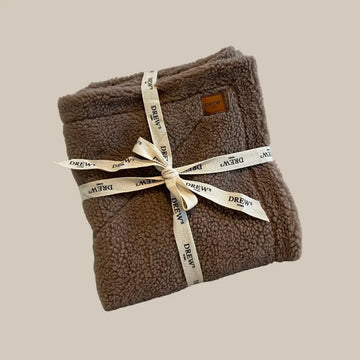 Drew's Dogwear Teddy // Weiche Hundedecke aus Teddyfleece (braun)