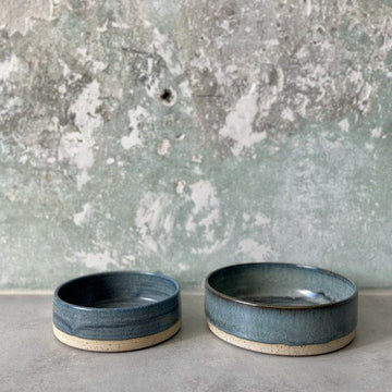 Ember Ceramic Ocean Deep // Handgefertigter Hundenapf aus Keramik, Blaugrau (mehrere Größen)