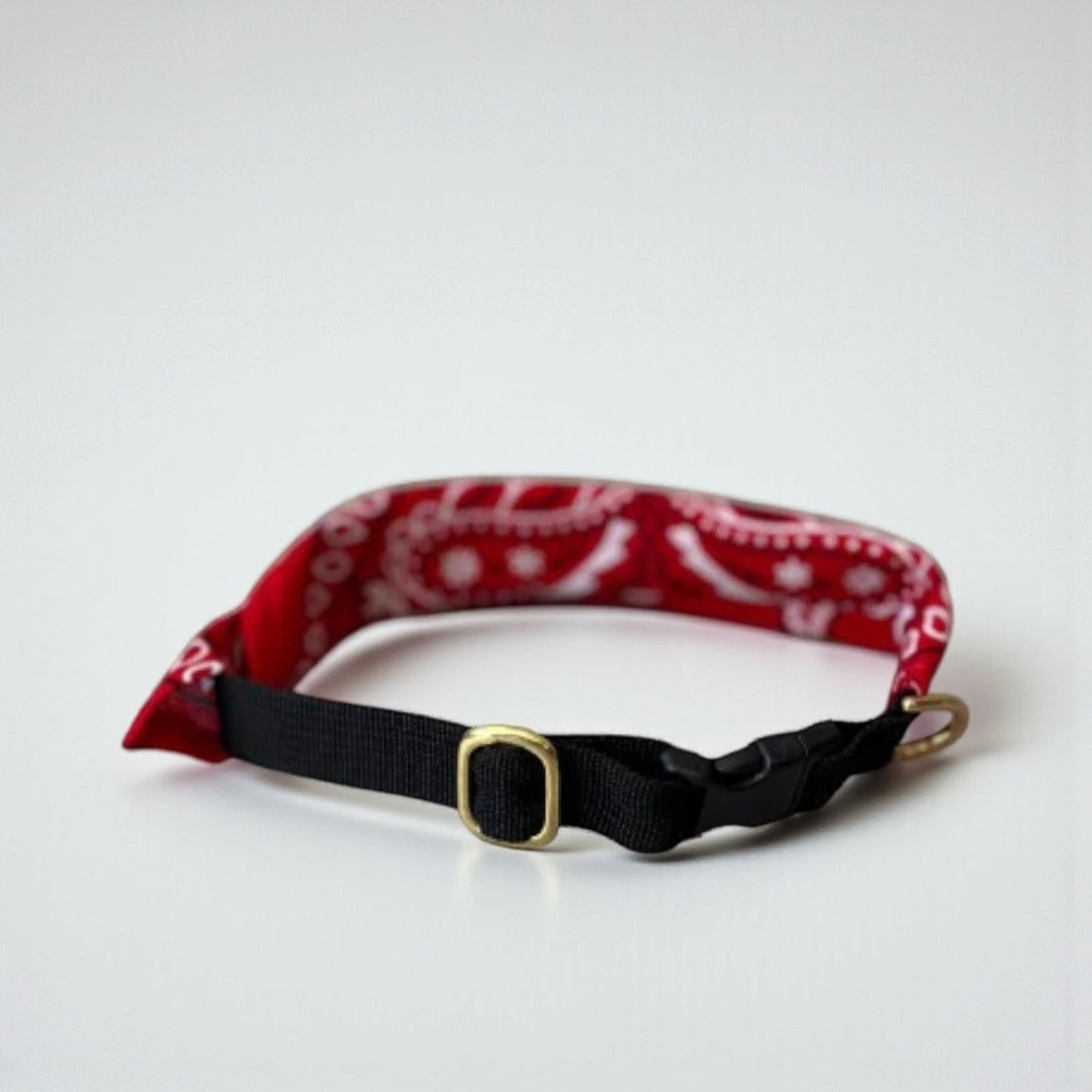 Dog Collective // Verstellbares Bandana-Halsband (Paisley-Rot)