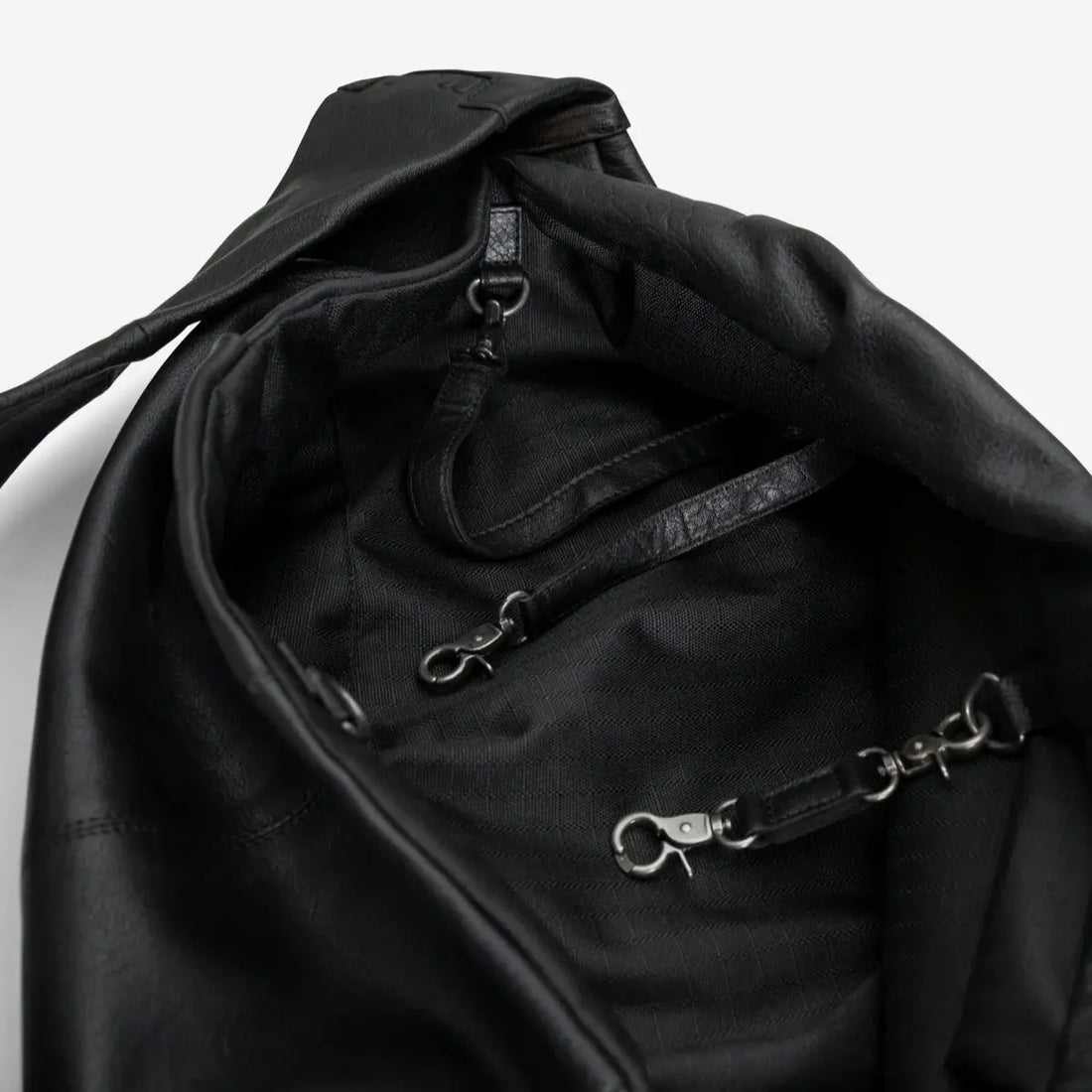 Muud Chro, Schwarz // Luxus-Hundetragetasche aus Leder (5 kg)