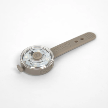 Staey Lumi Safety Light Pro // Praktisk sikkerhedslygte til hunde (taupe)