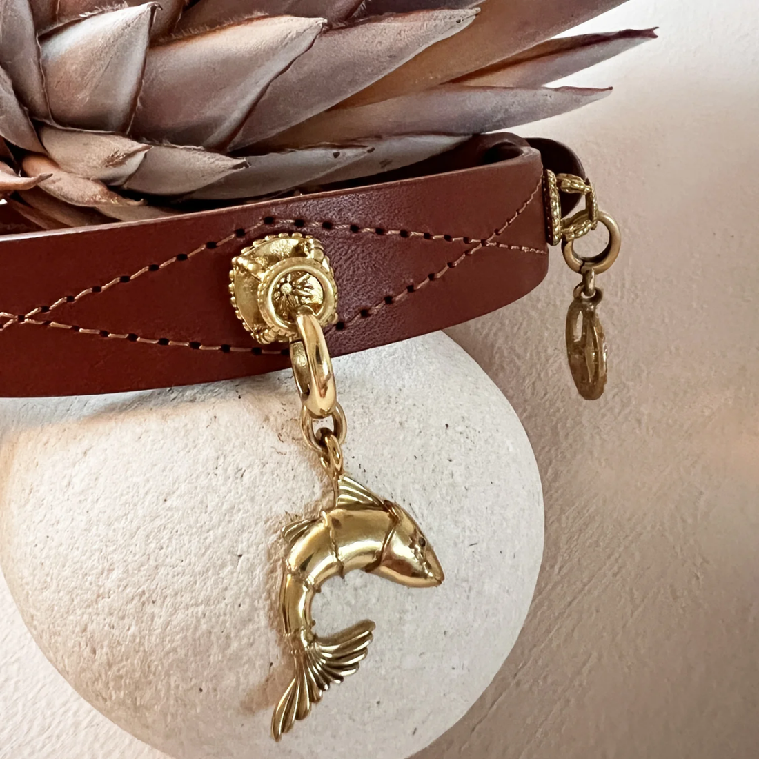 Unleash Cph Depth Charm - The Fish // Vedhæng til hundehalsbånd