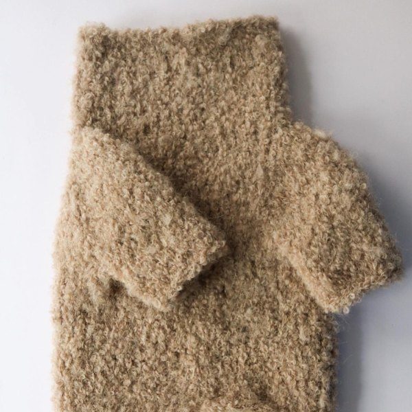 WEAR FIFI Teddy Sweater // Handgestrickter Wollbouclé-Pullover (beige)