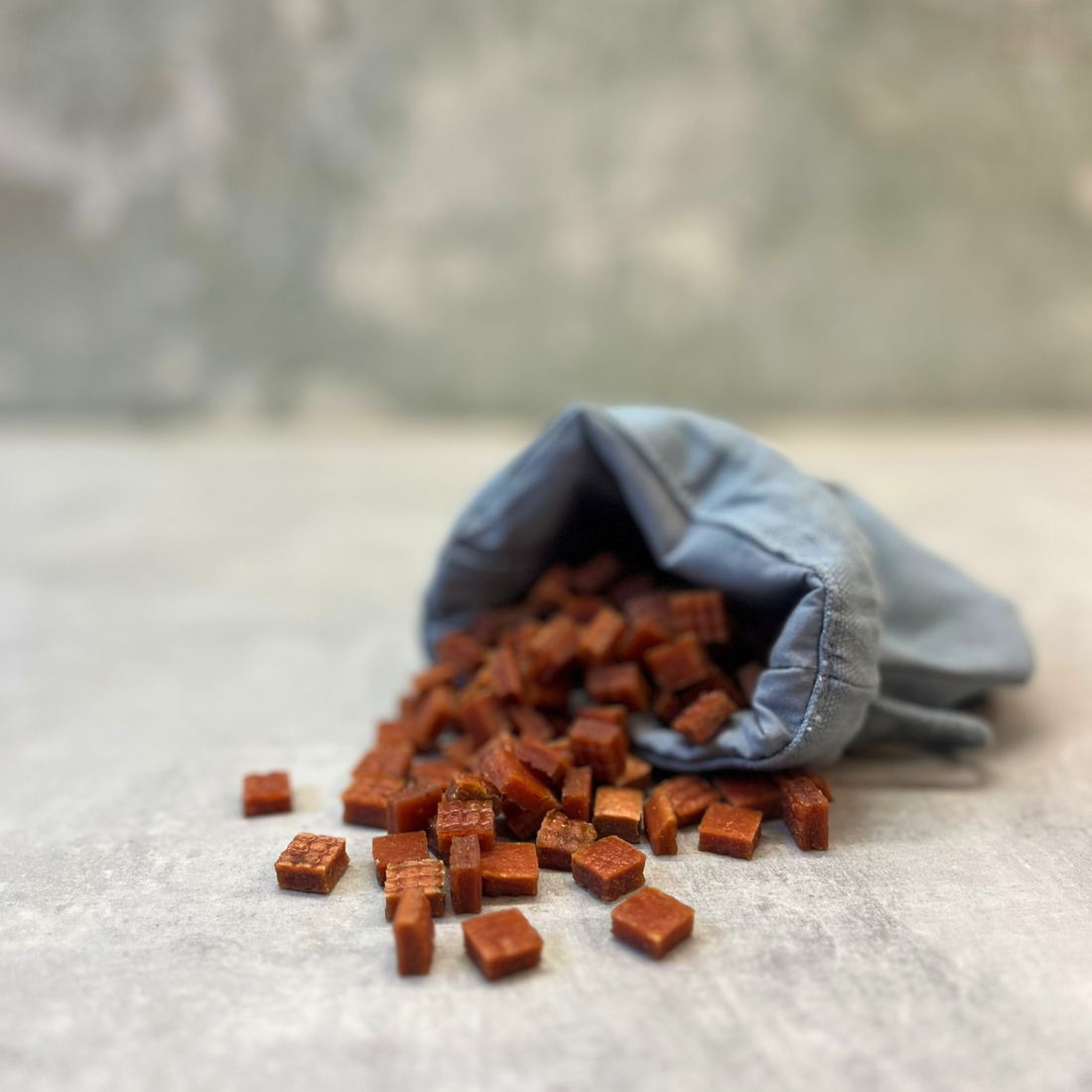 Woolf Salmon Chunkies // Weiche Trainingsleckerlis (Lachs)